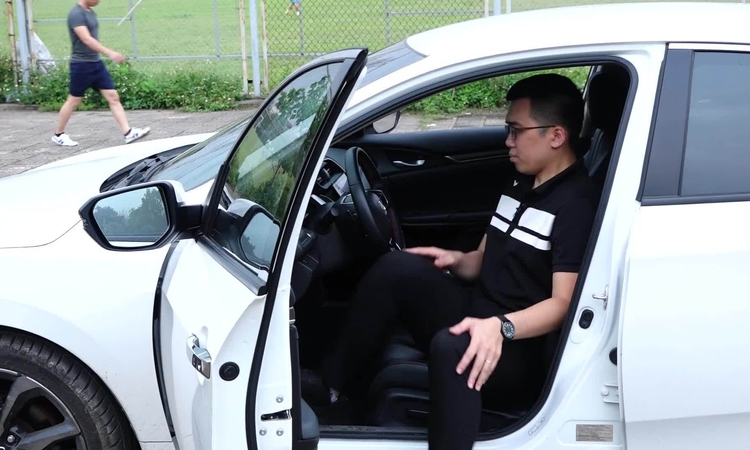 Cách lên xuống xe an toàn